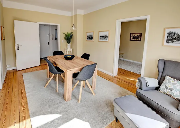 Mittendrin - Apartment Mit 2 Balkonen Sehr Zentral