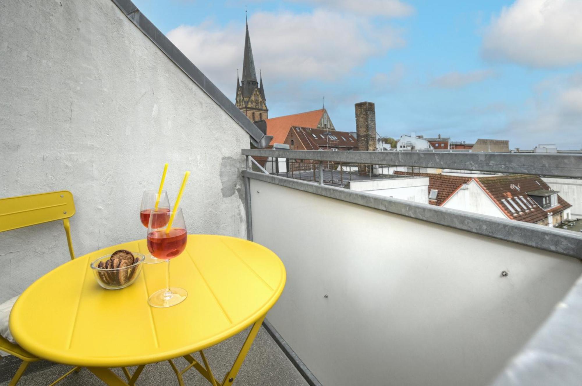 Apartment Mittendrin - Mit 2 Balkonen Sehr Zentral Flensburg