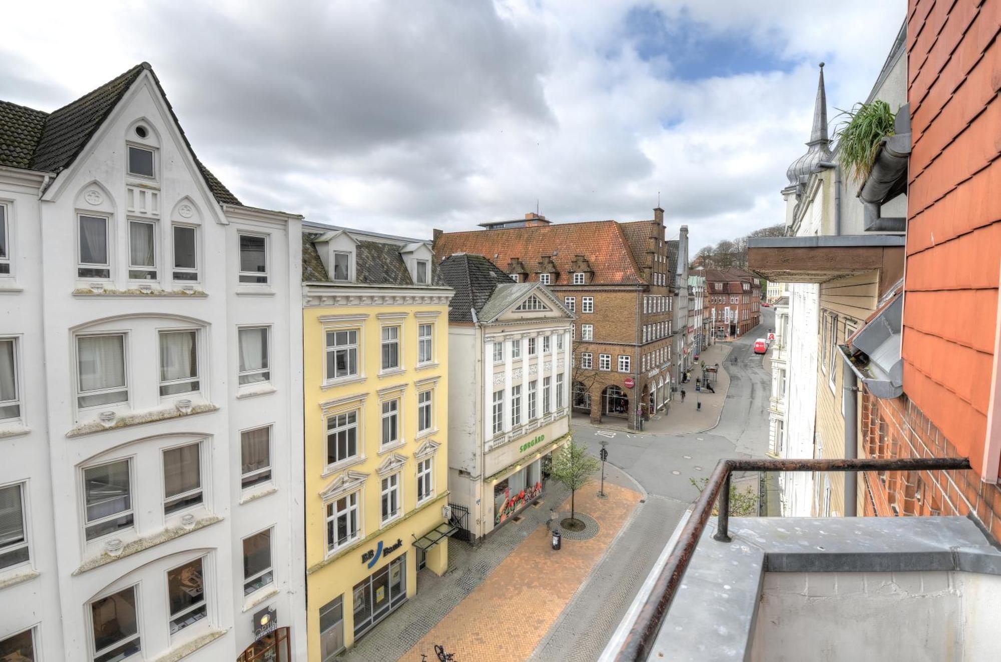 Mittendrin - Mit 2 Balkonen Sehr Zentral Flensburg